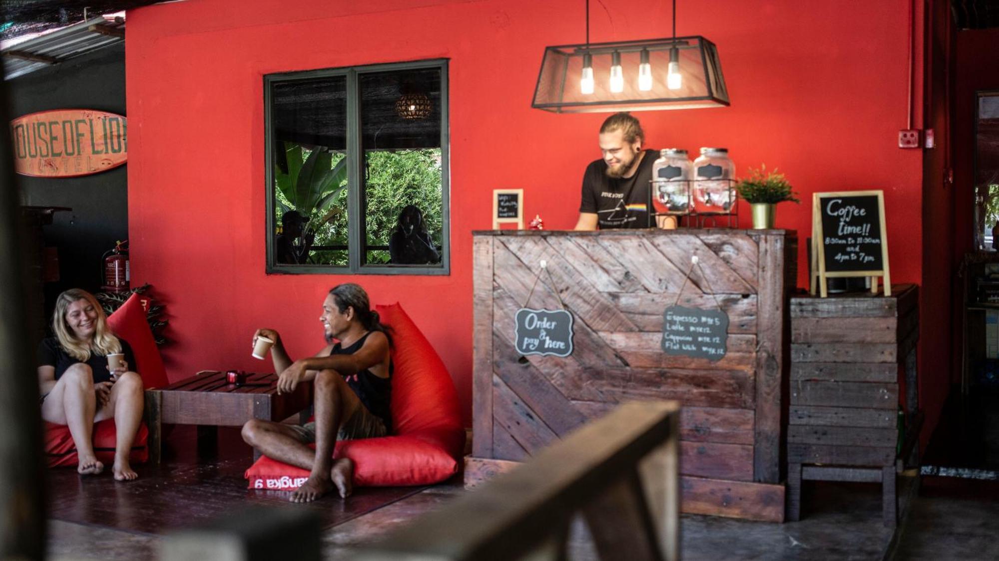 House Of Lion Hostel Pantai Cenang  Εξωτερικό φωτογραφία